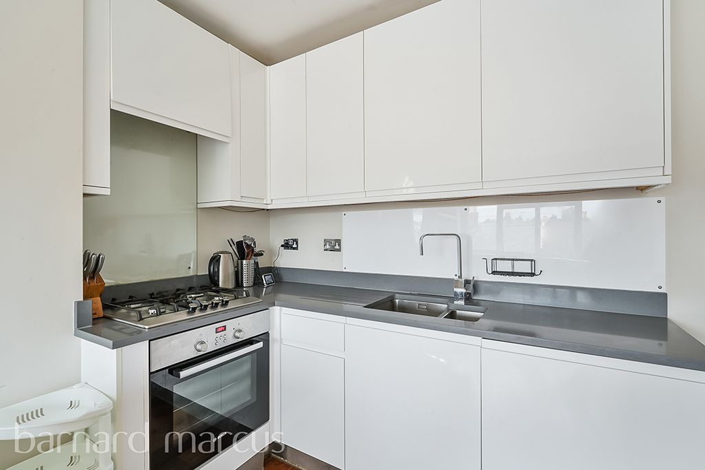 Property photo 2 of 8 Kitchen