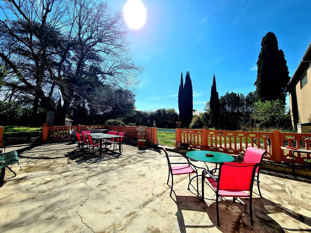 Property photo 2 of 31