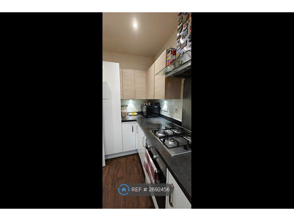 Property photo 3 of 24 Kitchen