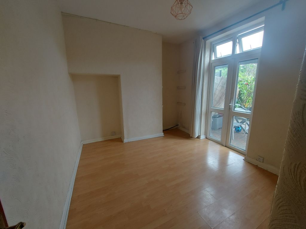 Property photo 2 of 8 Gallery
