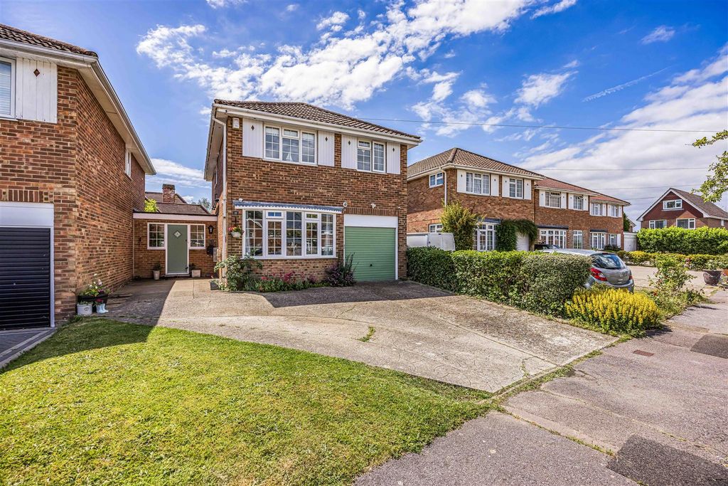Property photo 1 of 26 12 Oakmont Drive, Waterlooville-Small-Porticomarke