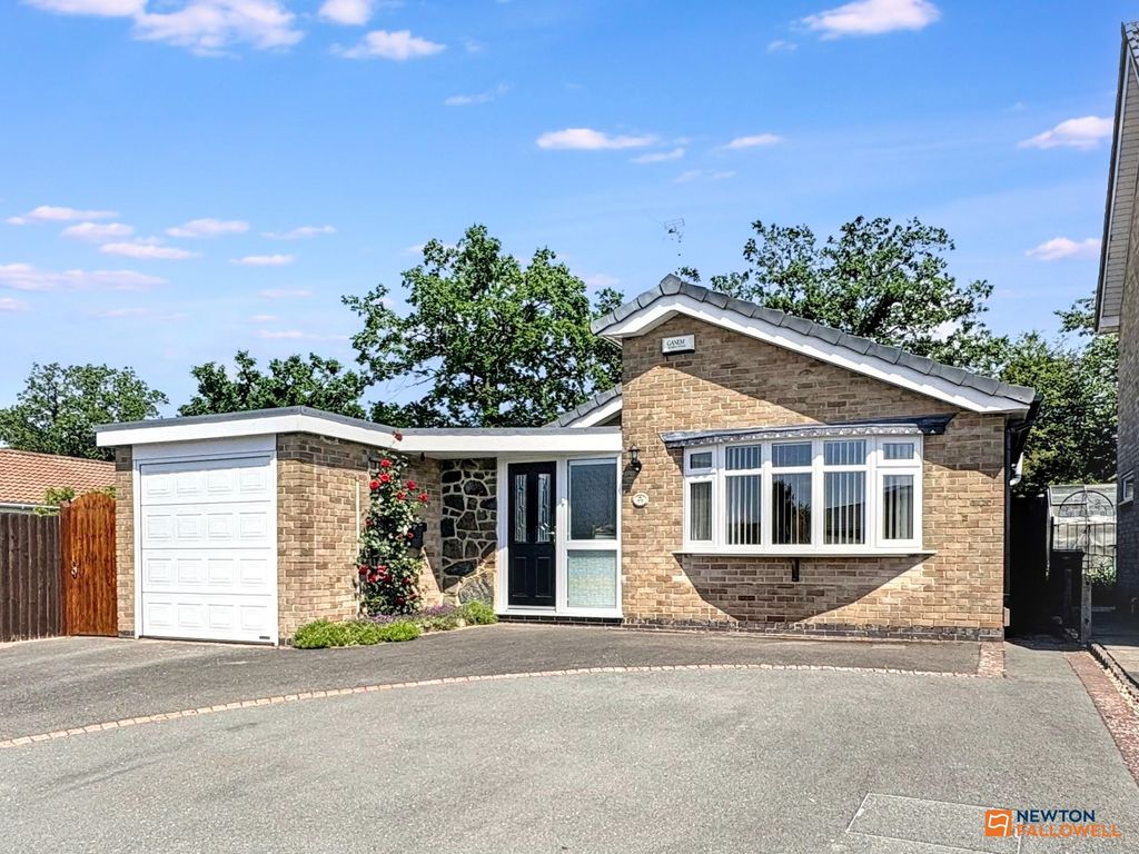 Property photo 1 of 33