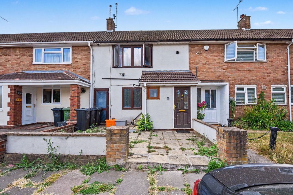 Property photo 1 of 18 52 Danbury Down, Basildon, Ss14 2Sw