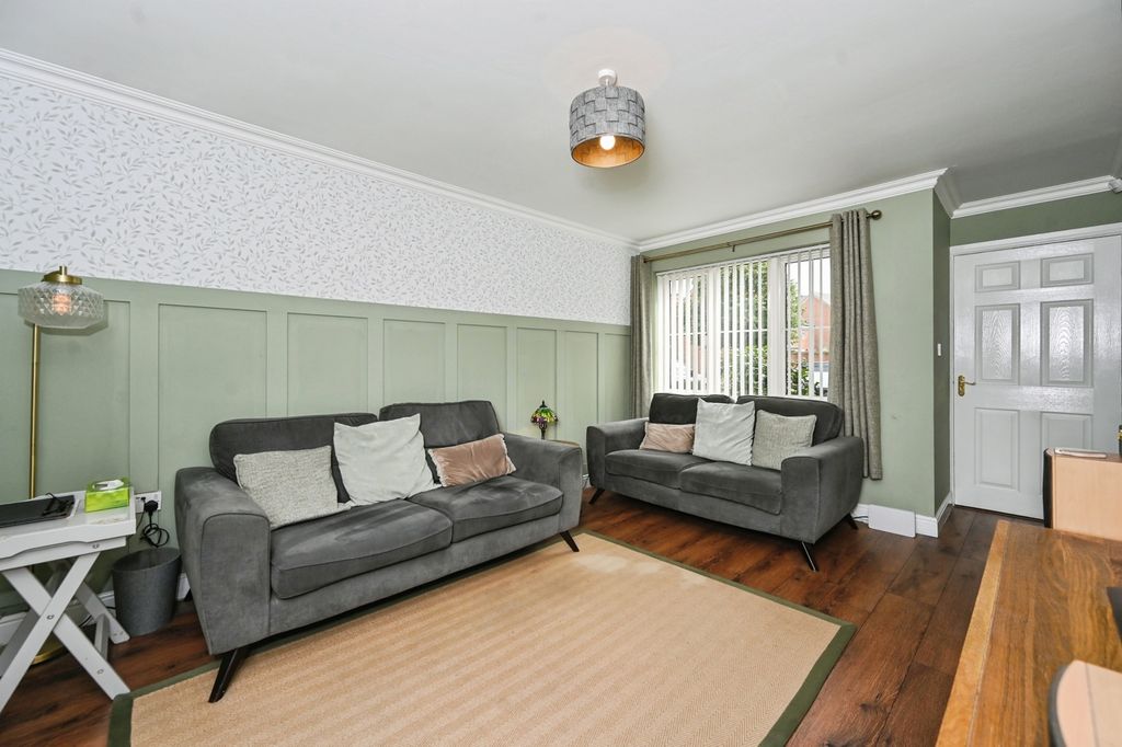 Property photo 2 of 17 Photo