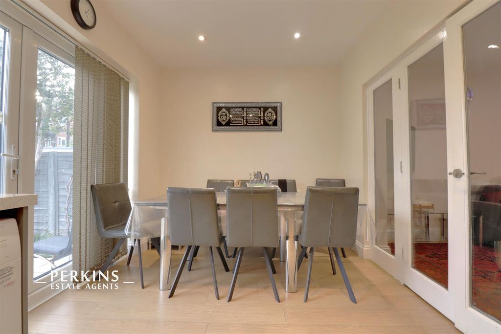 Property photo 3 of 10 Dining.Jpg