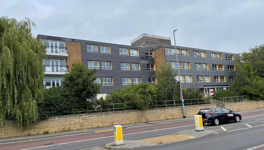 Property photo 1 of 7