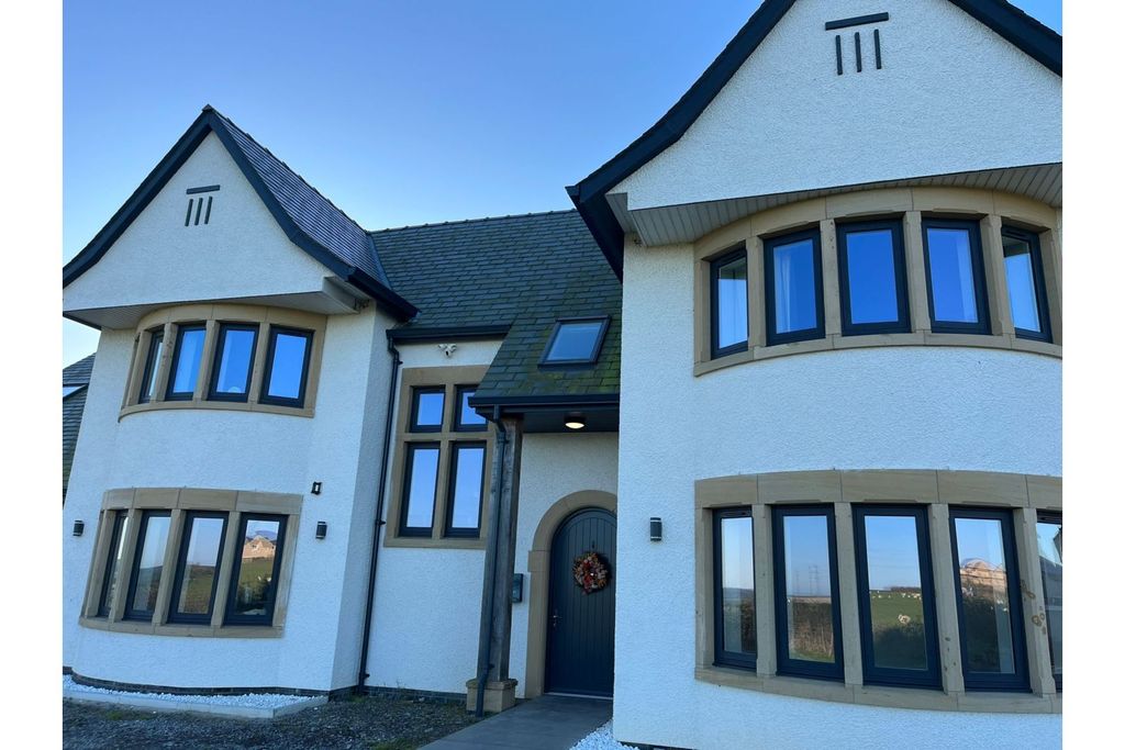 Property photo 2 of 2 Front View