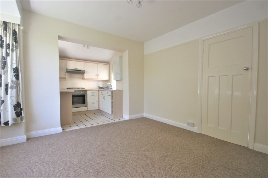 Property photo 3 of 14 Kitchen Dining Room