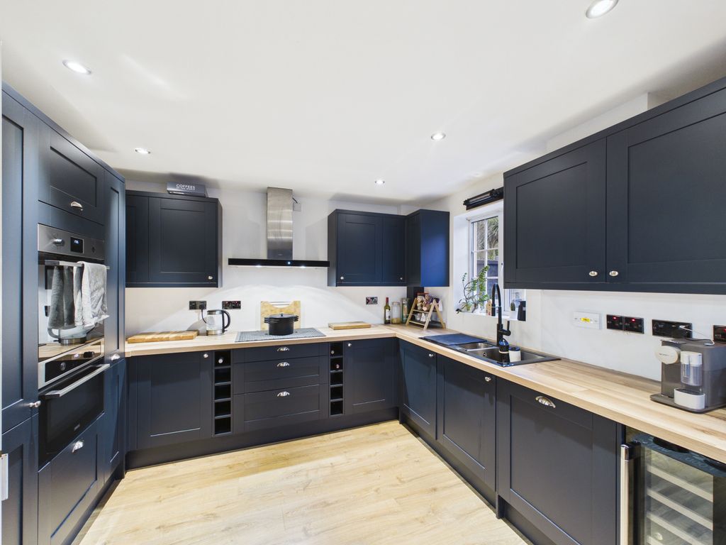 Property photo 2 of 12 Gallery