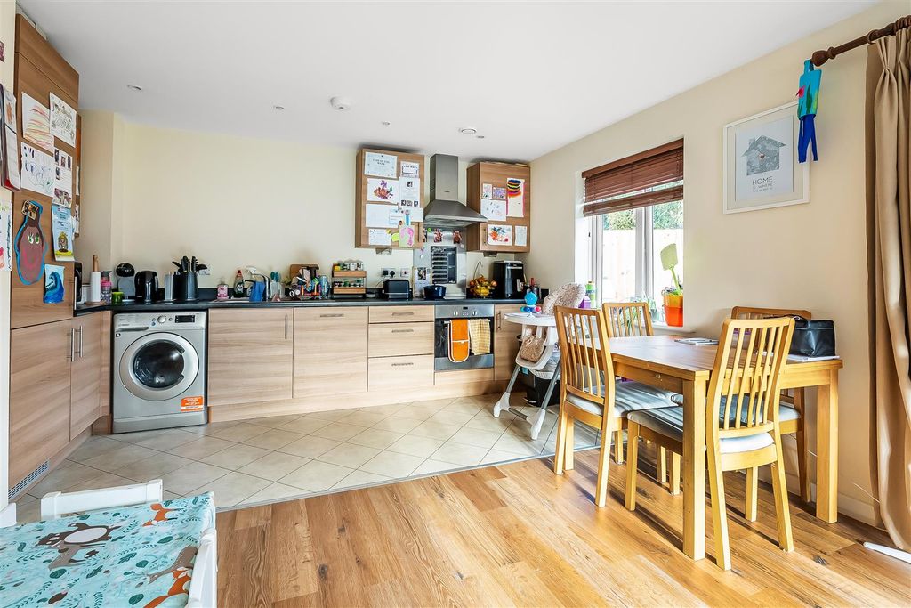 Property photo 3 of 16 5-Cypress-Close-9.Jpg