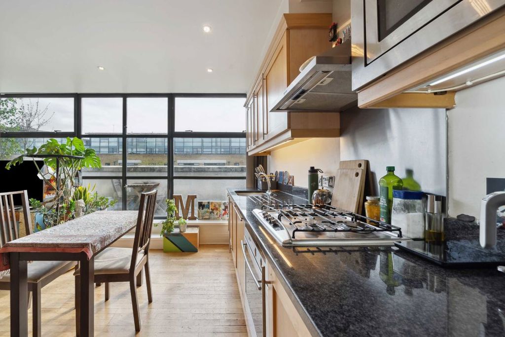 Property photo 3 of 5