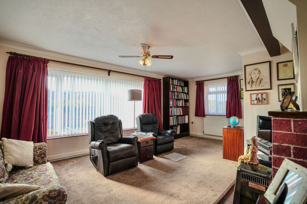 Property photo 3 of 26