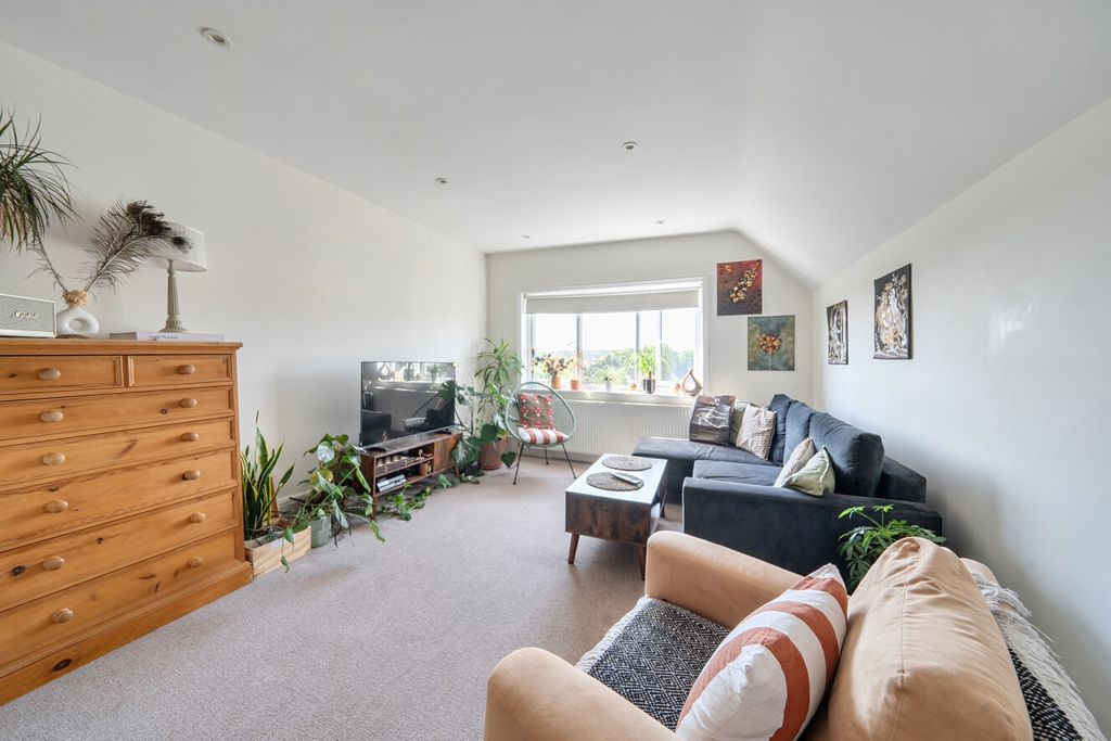Property photo 2 of 14 1479549-12-6A395E...