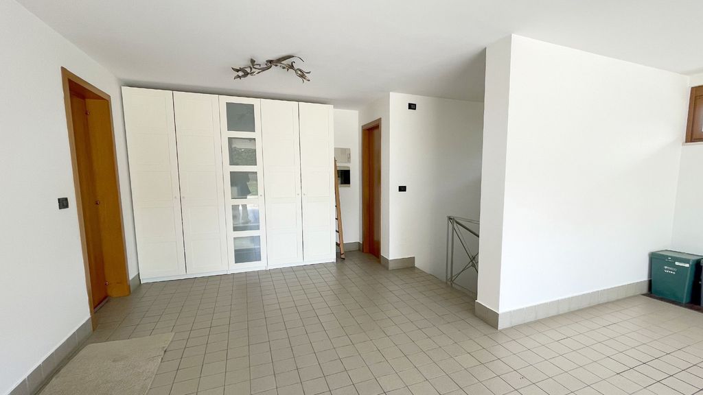 Property photo 3 of 56