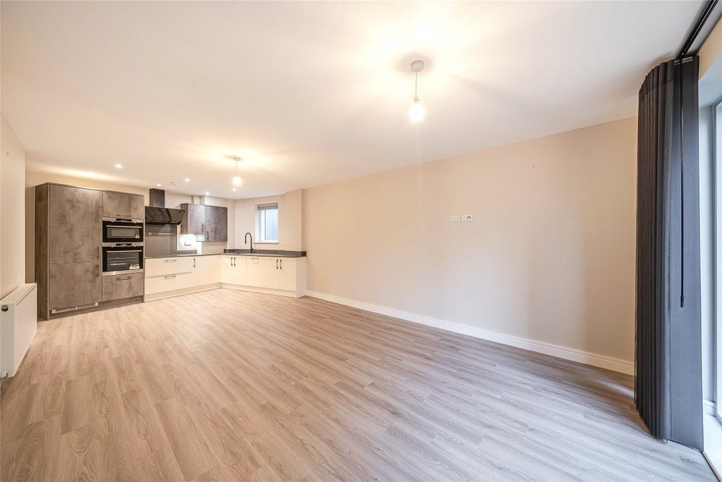 Property photo 2 of 11 Picture No. 02