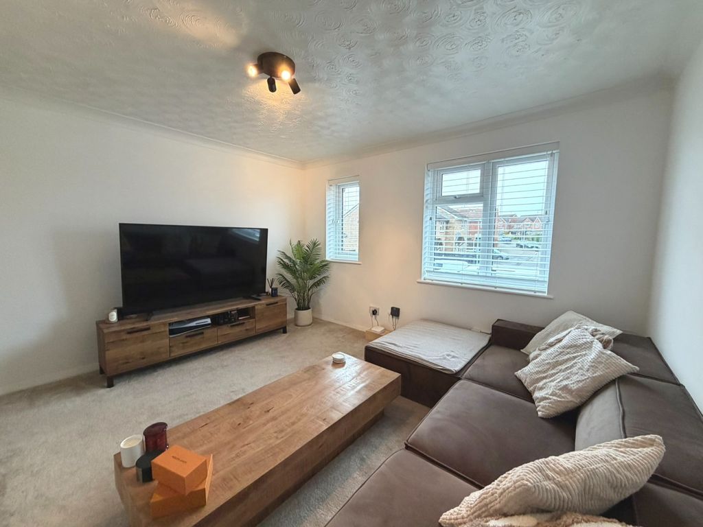 Property photo 2 of 6 4861672