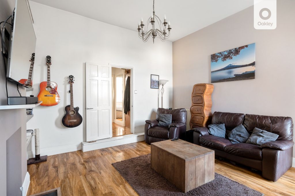 Property photo 2 of 13 2984784