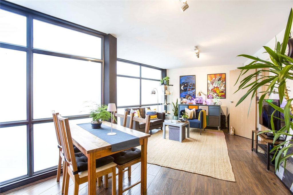 Property photo 1 of 16 Picture No. 05