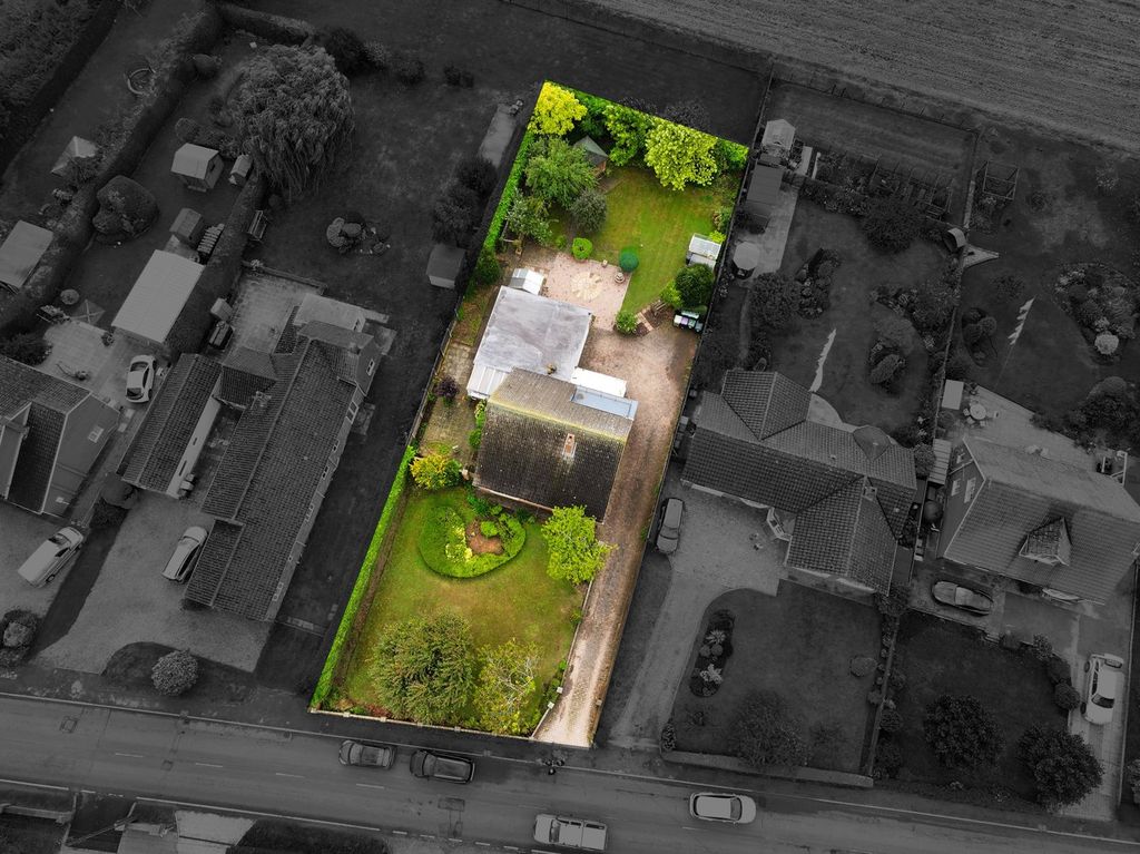 Property photo 2 of 20
