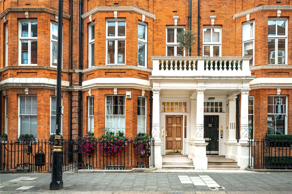 Property photo 3 of 9 Exterior