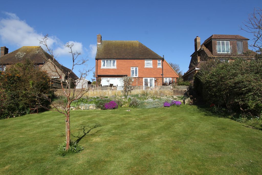 Property photo 3 of 17