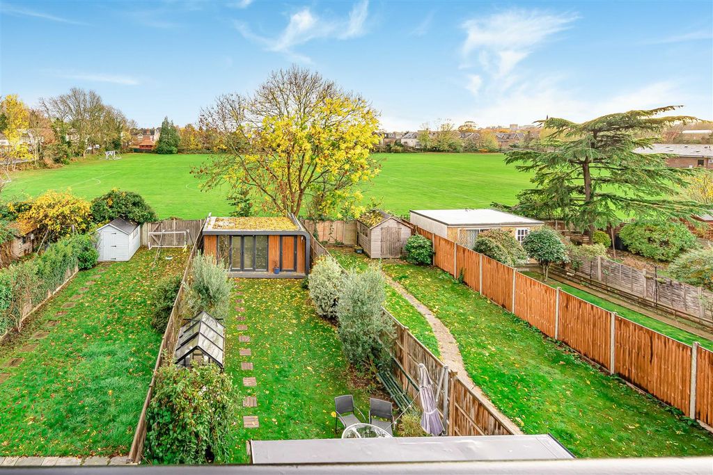 Property photo 2 of 20