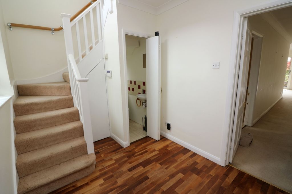 Property photo 3 of 23 Hallway
