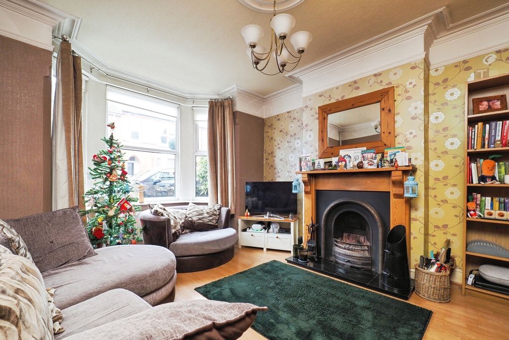 Property photo 2 of 17 Pbox-Img.Jpg