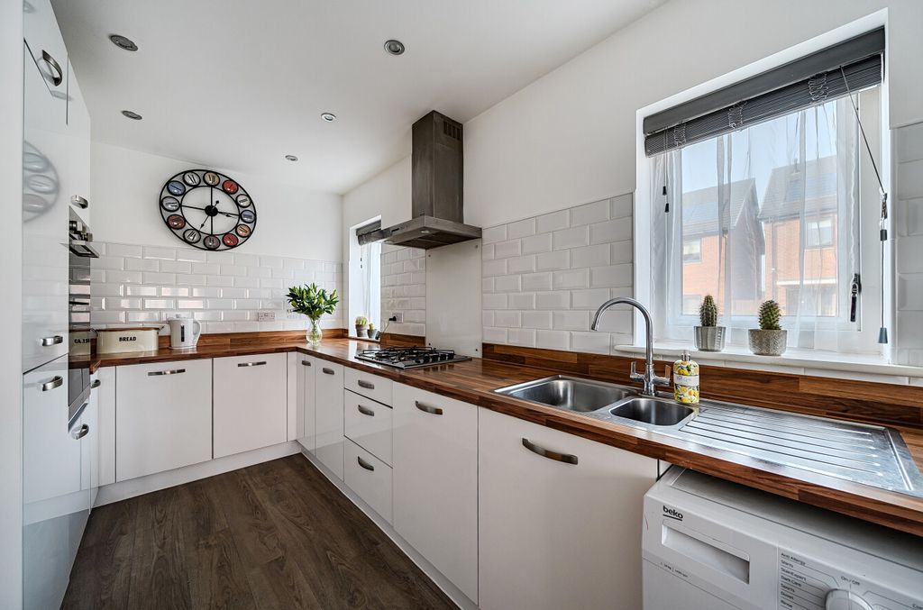 Property photo 3 of 20 1423755-7-69A9A6F...