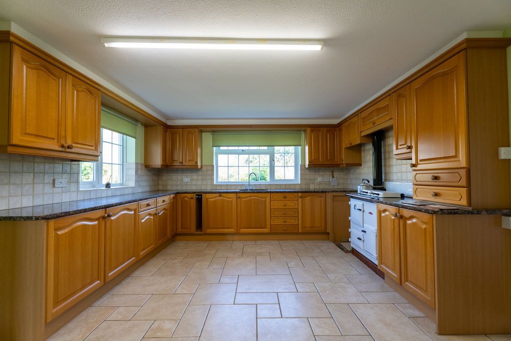 Property photo 2 of 22