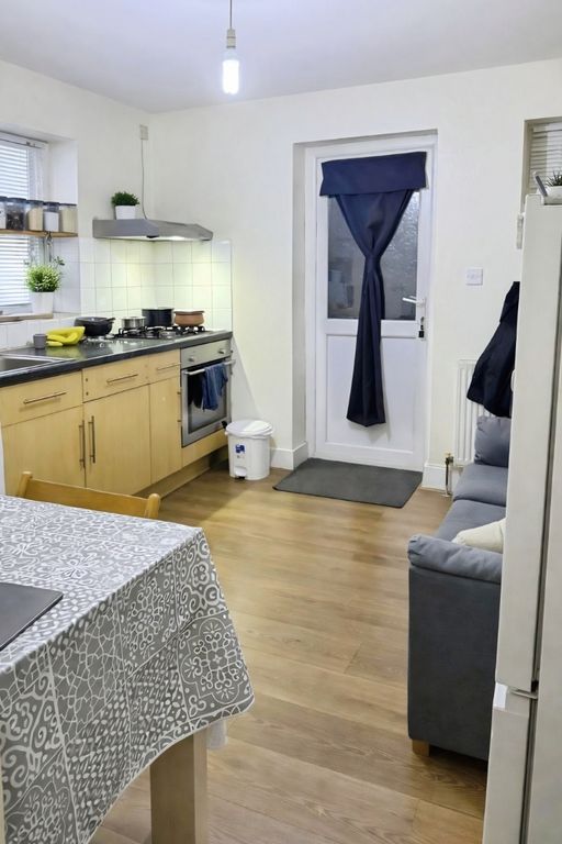 Property photo 2 of 4 Pbox-Img.Jpg