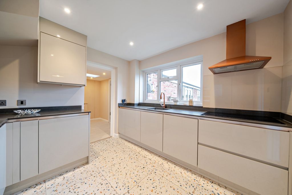 Property photo 3 of 18 1-6Abb861c2Af2B-1...