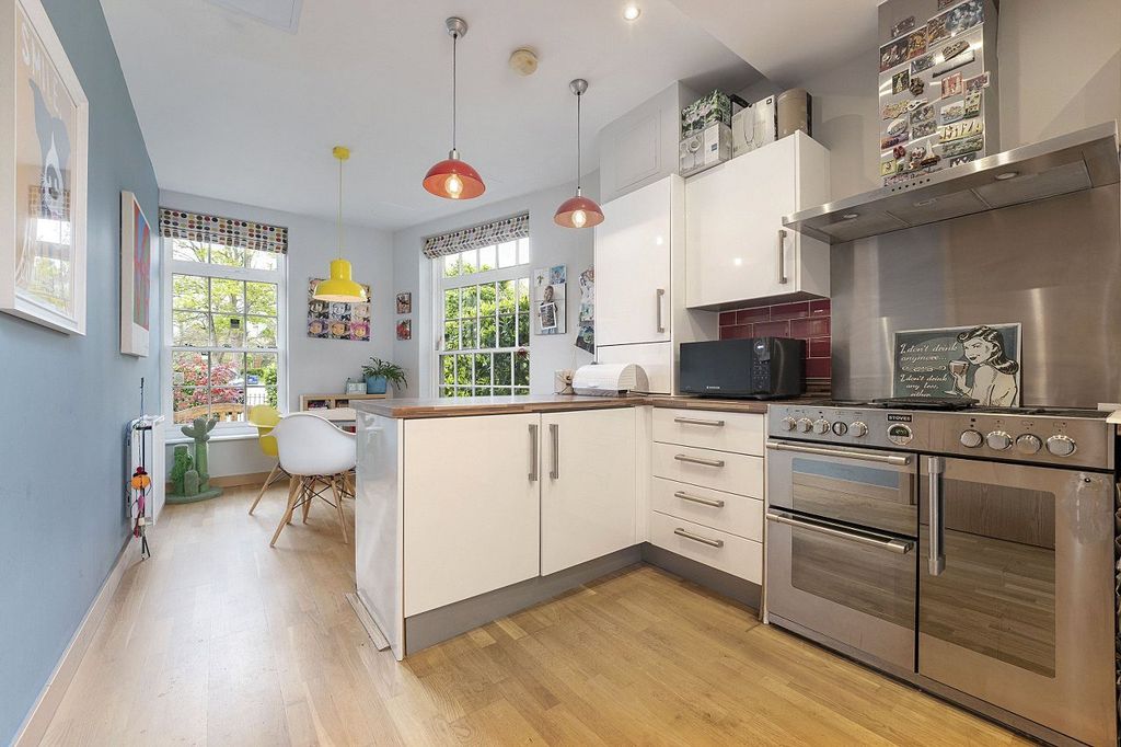 Property photo 3 of 30 Picture No. 12