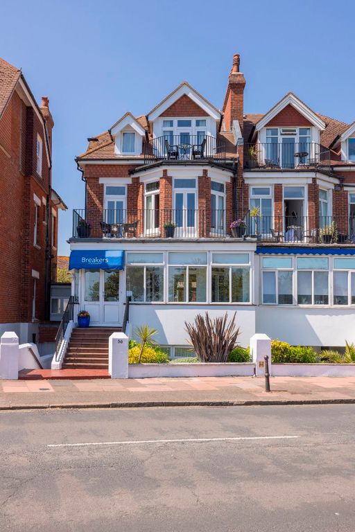 Property photo 3 of 32