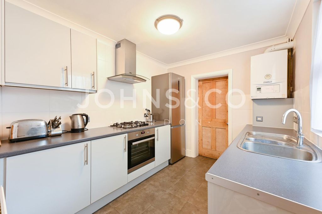 Property photo 2 of 11