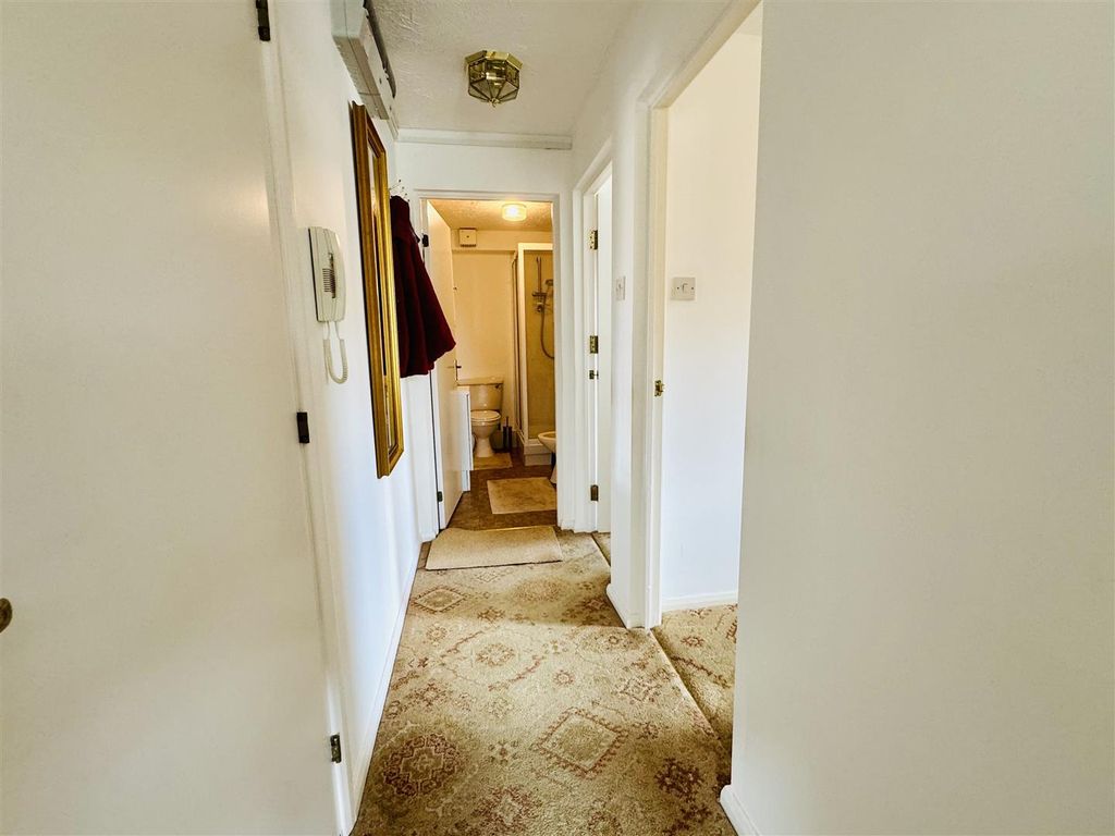 Property photo 2 of 10 Hallway: