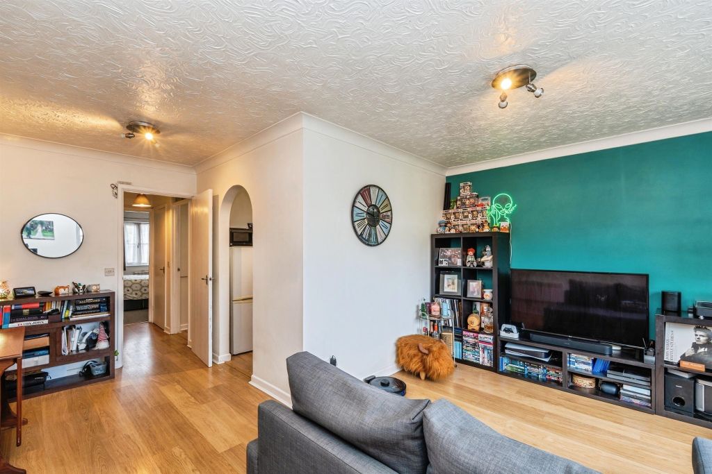 Property photo 3 of 13