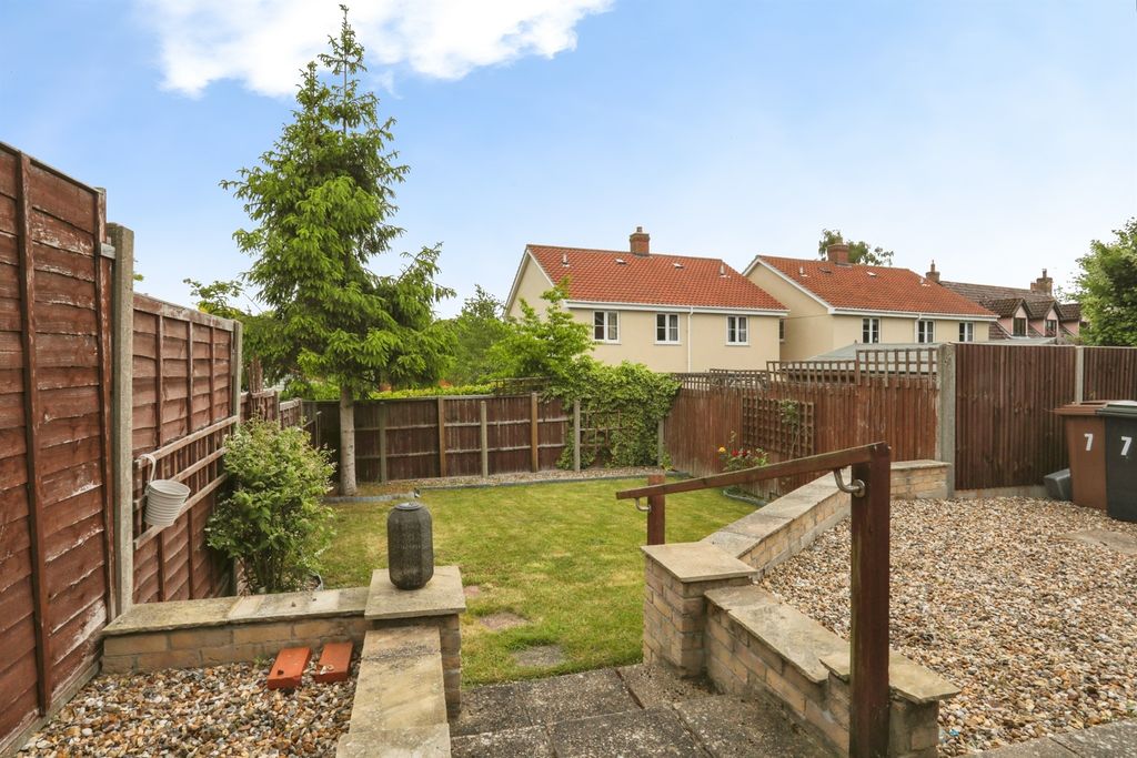Property photo 2 of 15