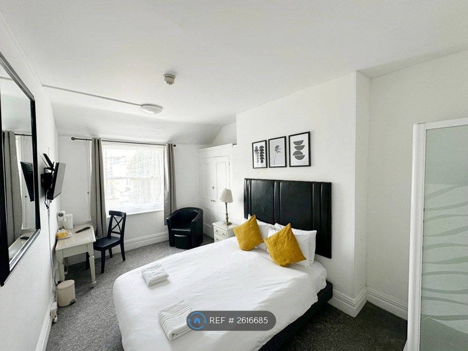 Property photo 1 of 21 Double Room With Shower And Basin