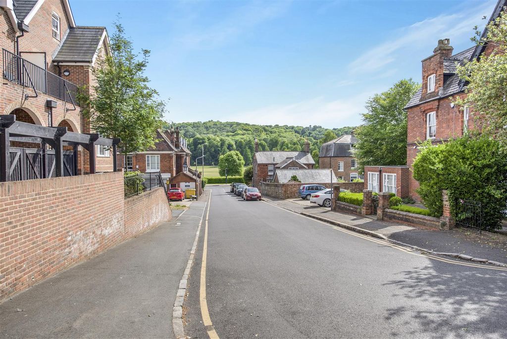Additional image 7 of 9 bed semi-detached house for saleWalk Of Station, High Wycombe HP13