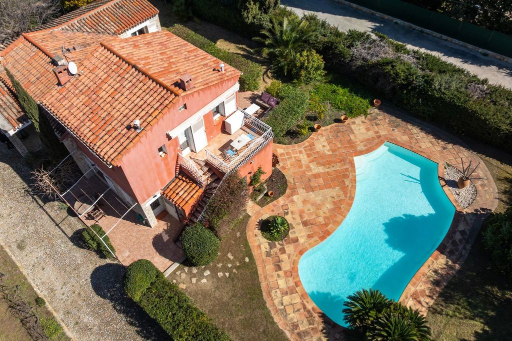 Property photo 3 of 23