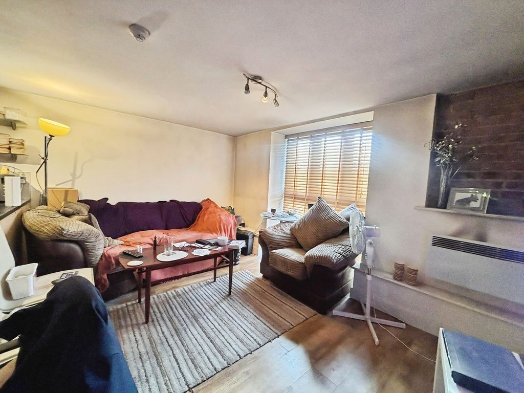 Property photo 2 of 6