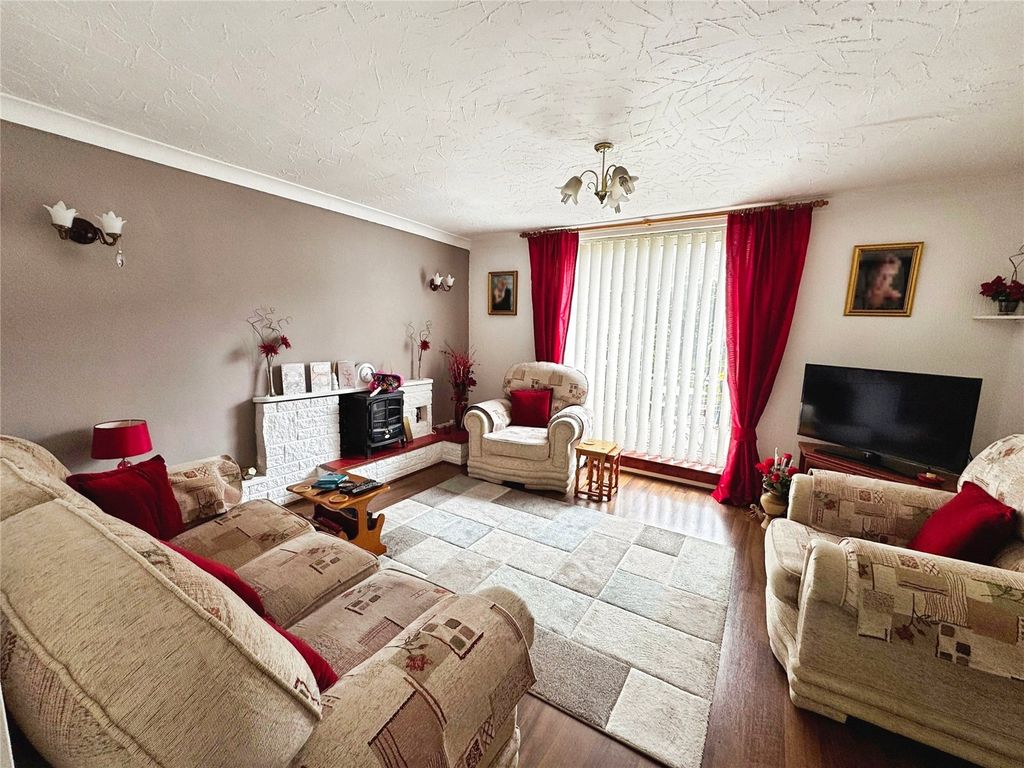Property photo 2 of 14 Lounge