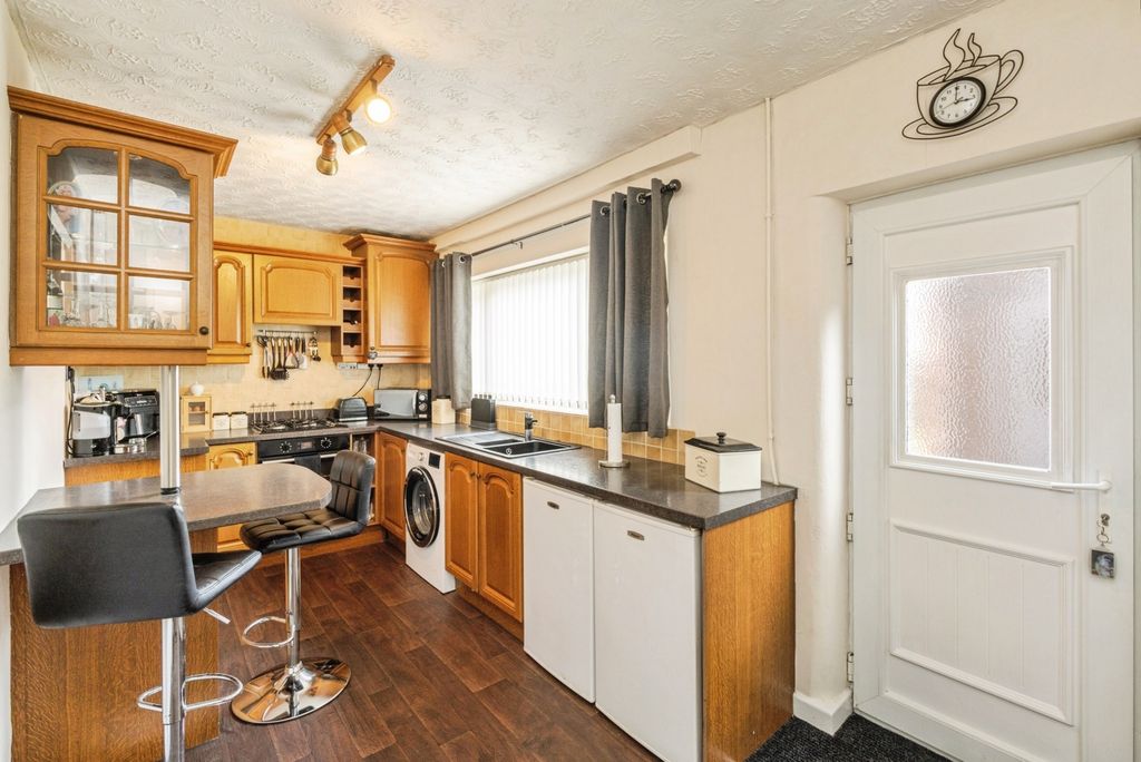 Property photo 3 of 17 Pbox-Img.Jpg