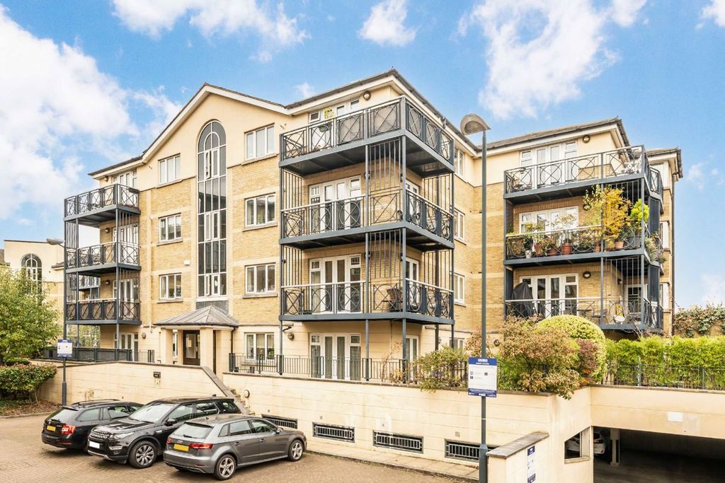 Property photo 1 of 6