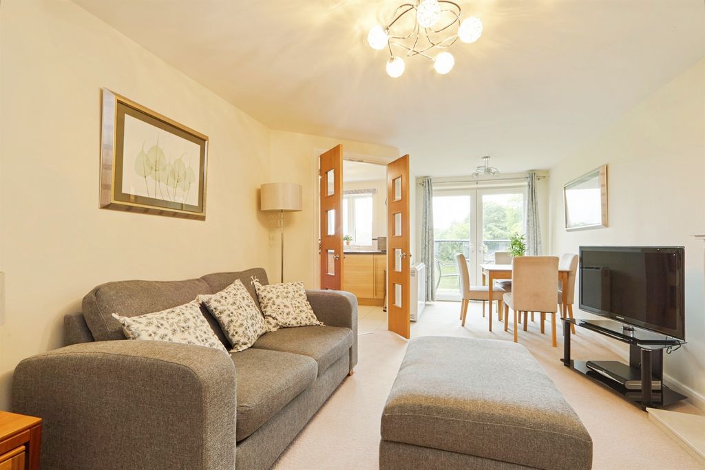 Property photo 2 of 17