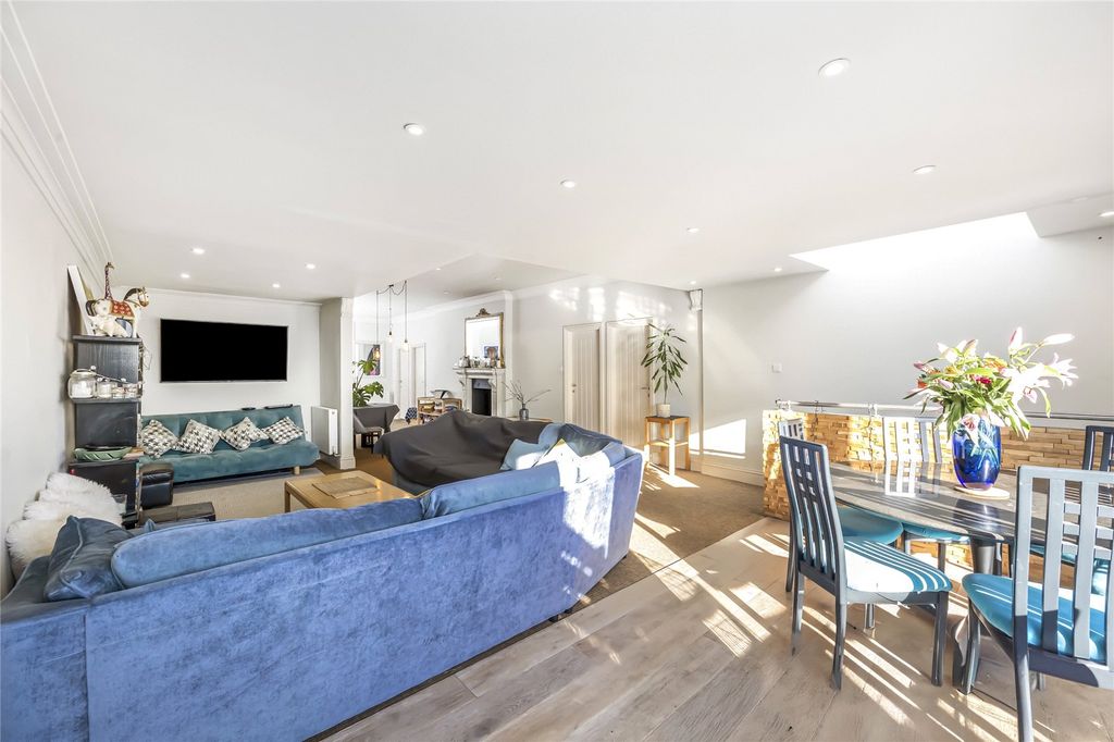 Property photo 2 of 19 Picture No. 38