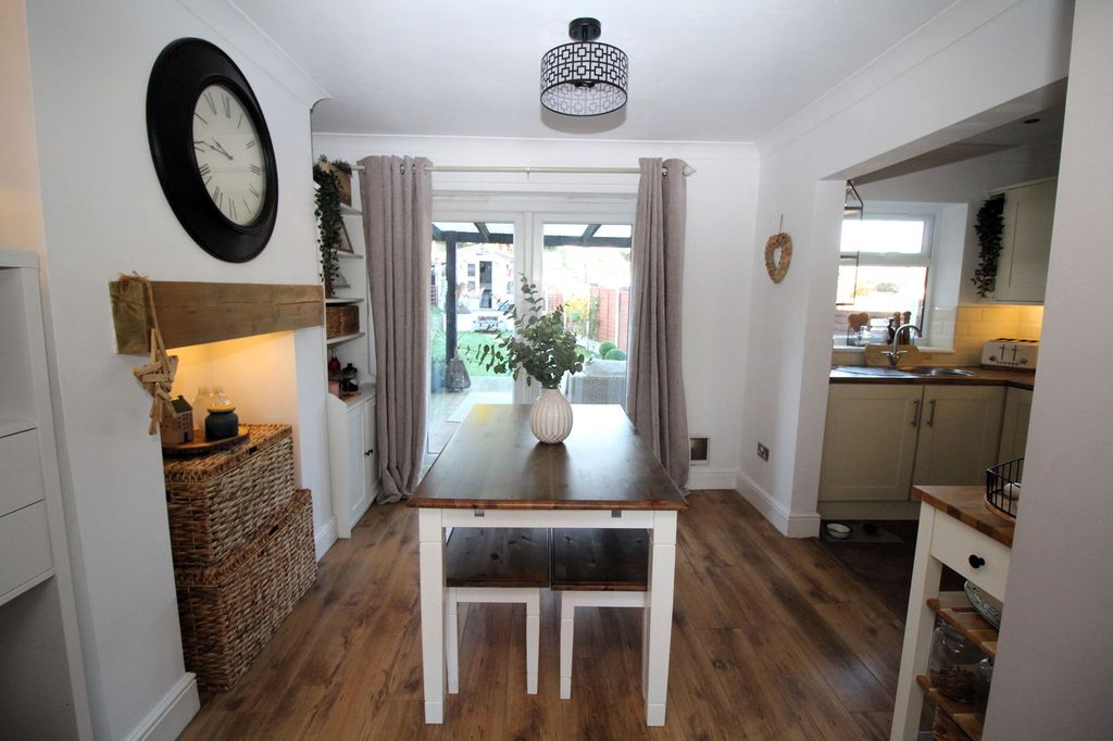 Property photo 3 of 21