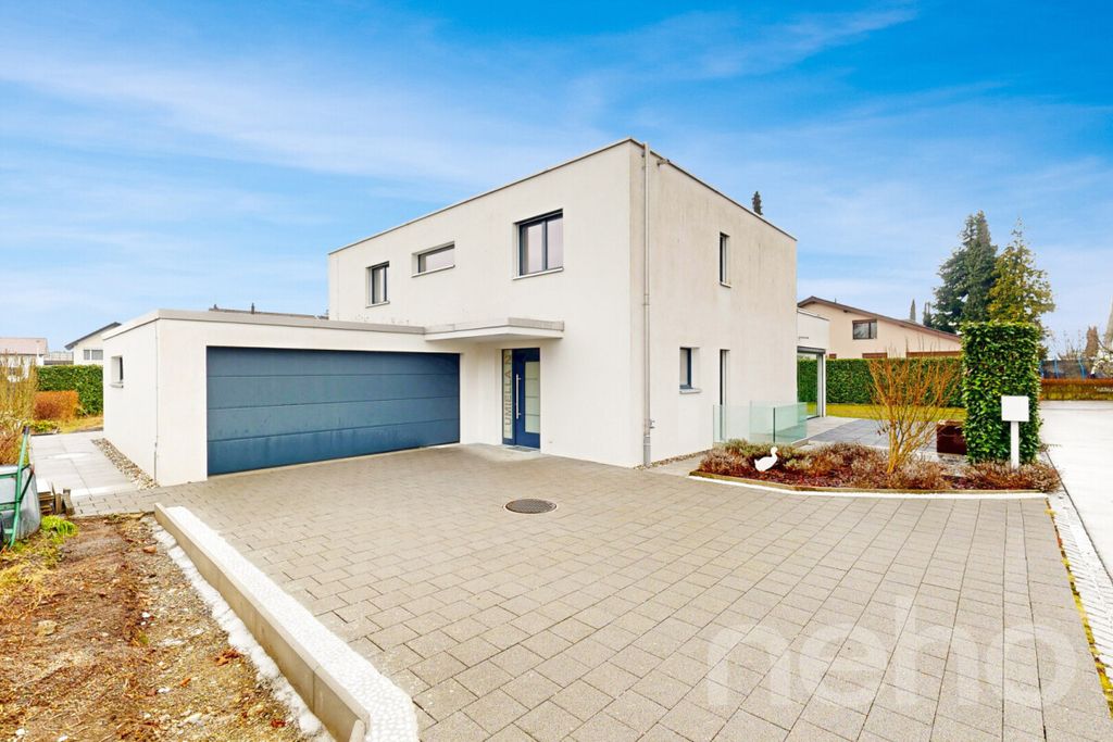 Property photo 2 of 12