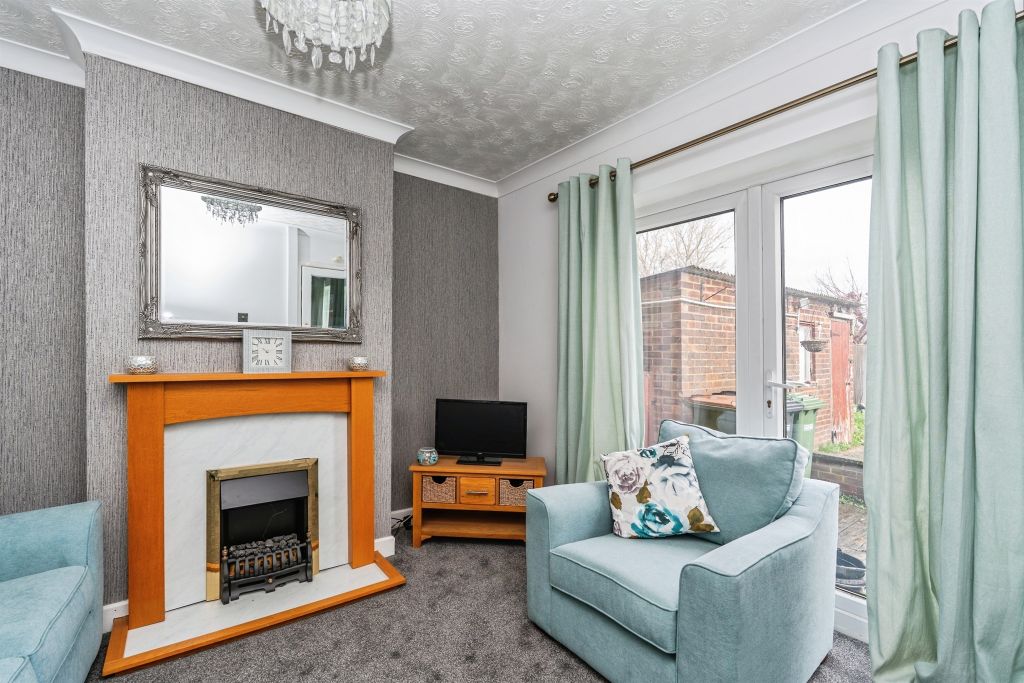 Property photo 2 of 17